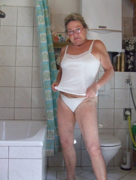 fat guy skinny wife nude pics #33